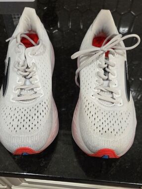 Brooks Glycerin Max Womens Size 10 White Running Shoe